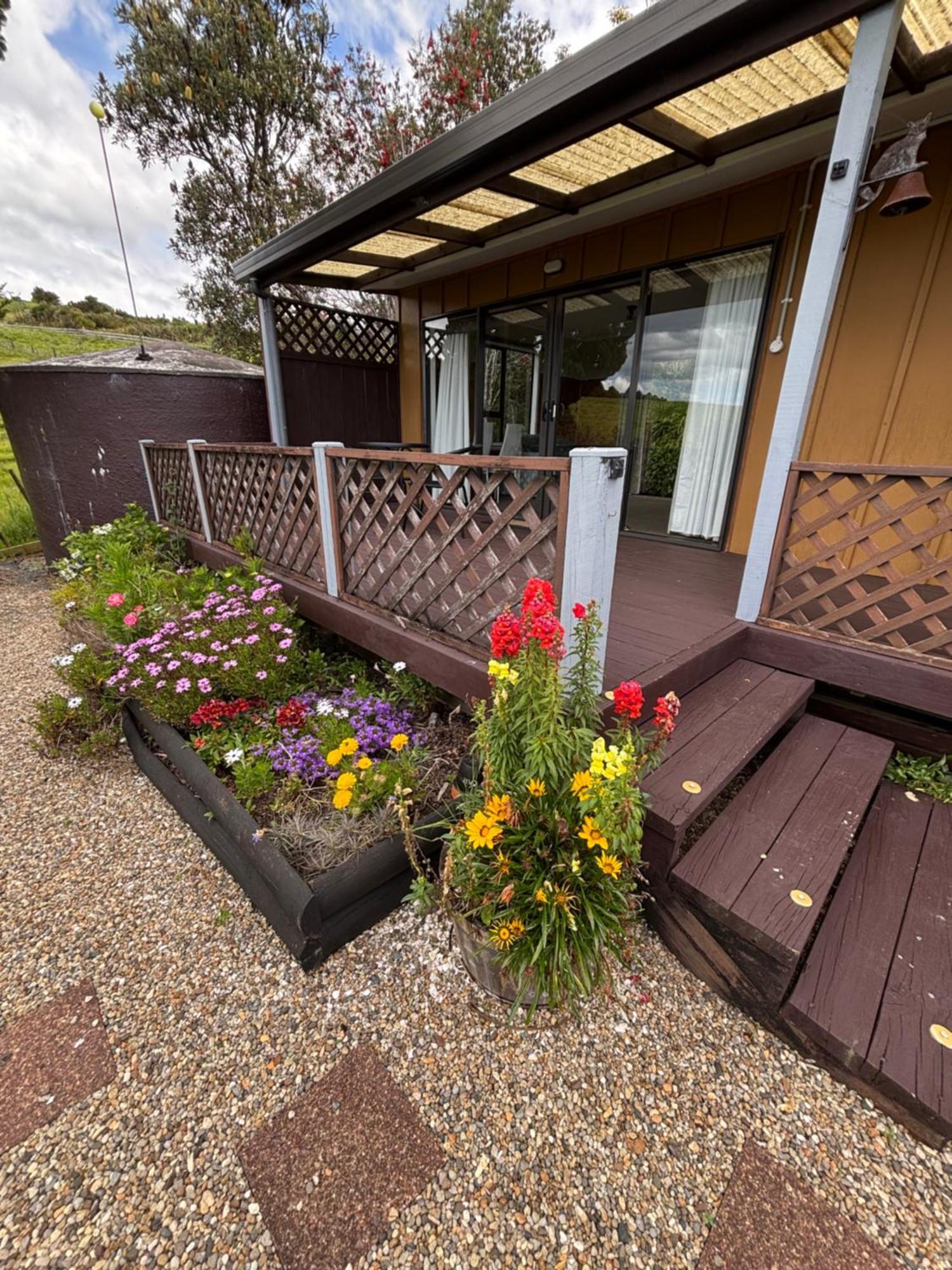 Ruakaka Retreat Hotell Eksteriør bilde